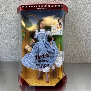 VINTAGE NEW NOS 1994 BARBIE DOROTHY WIZARD OF OZ Hollywood Legends Collection - Picture 1 of 3