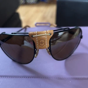 Occhiali da sole vintage Swiss Army Aviator 4000 SAS montatura e custodia nera - Foto 1 di 10