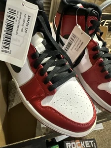 Nike Air Jordan 1 Mid Blanco Gimnasio Rojo-Negro Talla 9 Nuevo con Etiquetas - Imagen 1 de 9