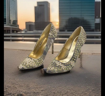 "Bombas de tacón Luichiny para mujer camuflaje dorado con clavos 4"" talla EE. UU. 8" Foto 1 de 4