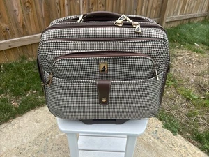 London Fog Chelsea Lites Collection 17" Wheeled Houndstooth Luggage Carry On - Picture 1 of 15