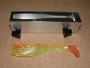 Saltwater Shad Paddle Tail -2.4 mold 6.5" Back Pour CNC Aluminum Bass Rockfish - Picture 1 of 4