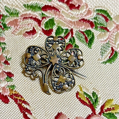 ancien broche en bronze trèfle a quatre feuilles   epoque XIXe filigrane - Photo 1/2