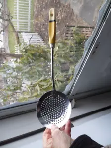 VINTAGE YELLOW HANDLE SKYLINE CHROME SLOT SPOON/SKIMMER KITCHEN UTENSIL--ENGLAND - Picture 1 of 5