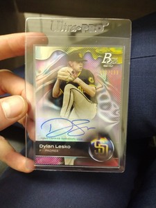 2023 Bowman Platinum Dylan Lesko #TOP-77 Auto Padres 043/199 Pink/Fuscia 🔥