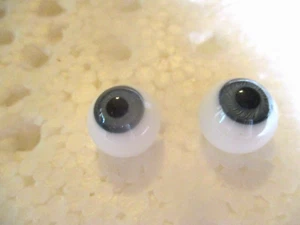 16 mm Grau Rund Handgeblasen Glasaugen 10,7 mm Iris Puppe Handwerk N49 - Bild 1 von 5