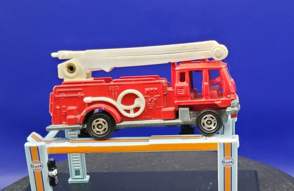Vintage Tomica No. 3 Squirt Fire Engine - Image 1 of 4