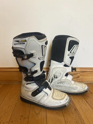 Botas de motocross GAERNE SG-10 para hombre - talla 8 - blancas/negras - Italia Foto 1 de 3