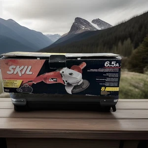 SKIL 9330-01 120V 4 1/2 inch Angle Grinder - Picture 1 of 5