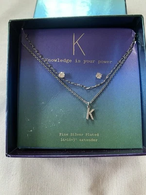 Juego de collar y pendientes A New Day enchapados en plata K El conocimiento inicial es poder Foto 1 de 4