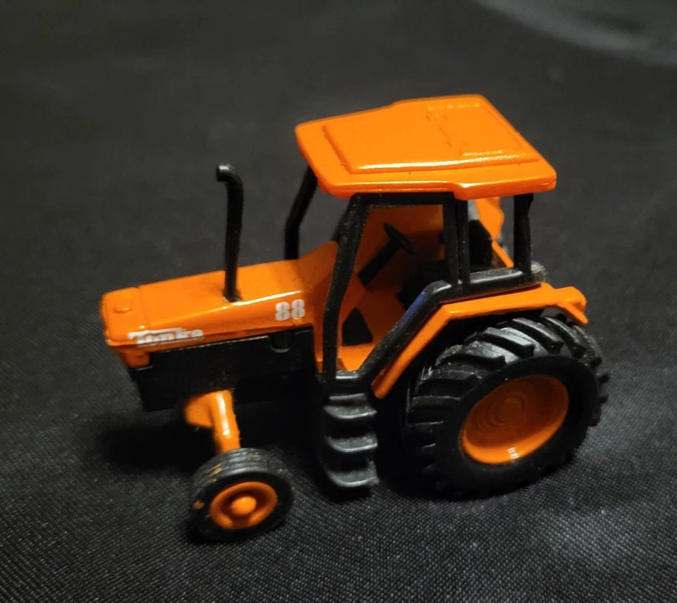 Hasbro Tonka Tractor 2000 1:87 - Image 1 of 4