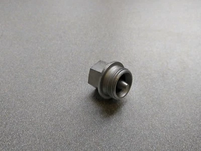 EXCELLENT USED ORIGINAL GENUINE PORSCHE 911 SWB SUMP OIL DRAIN PLUG 1965-68 #1 - Image 1 of 4