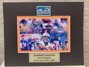 DAN MARINO MIAMI DOLPHINS HOF TOLLES HANDSIGNIERTES FOTO MIT COA 4x6 mattiert auf 8x10 - Bild 1 von 4
