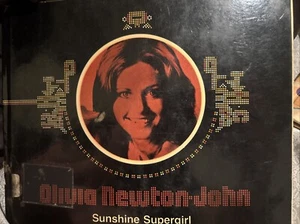 OLIVIA NEWTON-JOHN SUNSHINE SUPERGIRL 1975 Very Rare W/ Clippings - Picture 1 of 11