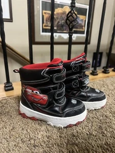Lightning McQueen Lite Up Winter Snow Disney Cars Boys Boots Size 10 - Picture 1 of 5