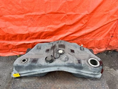 02-05 LEXUS SC430 - MONTAJE TANQUE DE COMBUSTIBLE GASOLINA - COCHE FL - SIN ÓXIDO - OEM 288 Foto 1 de 4