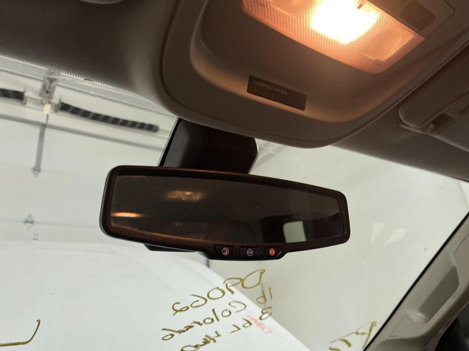 Espejo retrovisor interior delantero central usado se adapta a: Chevrolet Colorado 2016 con tele Foto 1 de 4