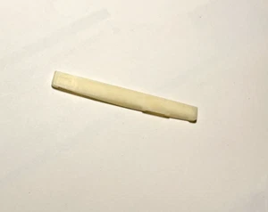 Lefty High Density Camel Bone Compensated Saddle 72mm for Acoustic Guitar - Bild 1 von 2