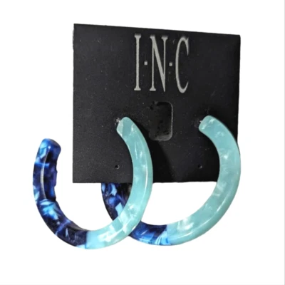 Pendientes de aro INC Blue & Aqua colorblock mármol resina Foto 1 de 3