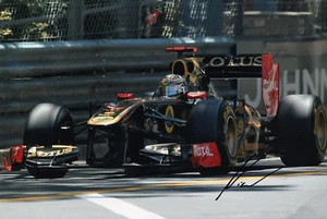 Formula One F1 Driver Nick Heidfeld Lotus Hand Signed Photo 12x8" AC - Picture 1 of 1