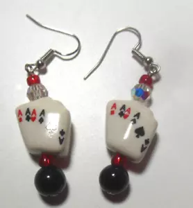 Pendientes de gancho colgantes vintage - tarjetas de as reversibles cuentas de vidrio de 2" de largo - Imagen 1 de 2