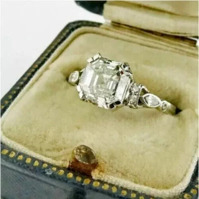 Anillo de compromiso de boda de diamantes de corte Asscher de 2 quilates enchapado en oro blanco de 14 k Foto 1 de 4