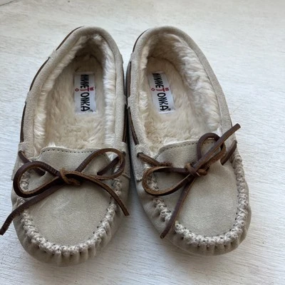 MINNETONKA Mocasines Mujer Talla 5 Gamuza Suave Beige Claro Peluche Pila Forro Foto 1 de 4