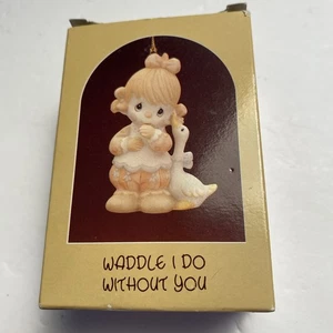 Momenti Preziosi 1987 "WADDLE I DO WITHOUT YOU" (112364) Ornamento Ragazza e Anatra - Foto 1 di 9