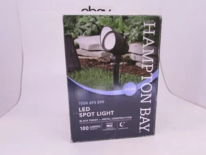 Hampton Bay Solar Power LED Spot Light 100 Lumens Black Finish Metal Constructin - Picture 1 of 6