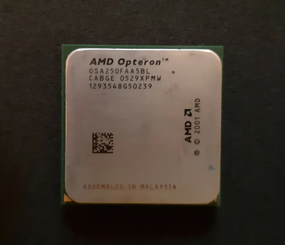CPU AMD Opteron 250 2.40GHz, 1MB cache OSA250FAA5BL socket 940 server OK! - Immagine 1 di 1