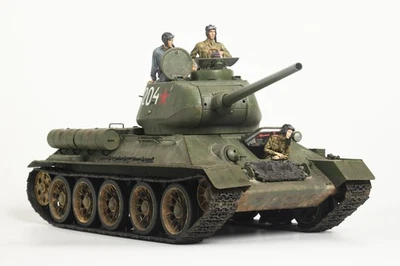 TANQUE MÉDIO RUSSO CONSTRUÍDO EM ESCALA 1/16 SEGUNDA GUERRA MUNDIAL T34-85 (INTERIOR COMPLETO) - Imagem 1 de 4