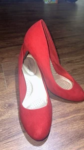 Red Faux Suede Dexflex Comfort Pump Heel Shoes w/Memory Foam, Insole Size 8.5W - Picture 1 of 5