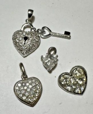 Vintage Lotto Di Pendenti Cuore Strass CZ Smalto Argento 4 Pezzi Cd 39.8 - Immagine 1 di 3