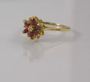 Stunning 14kp Yellow Gold Garnets & Diamonds Cluster Ring Size 8.5 - Picture 1 of 3