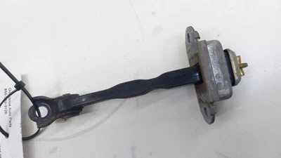 Tapón de bisagra trasera pasajero derecho Nissan Sentra 2006 2005 200 Foto 1 de 4