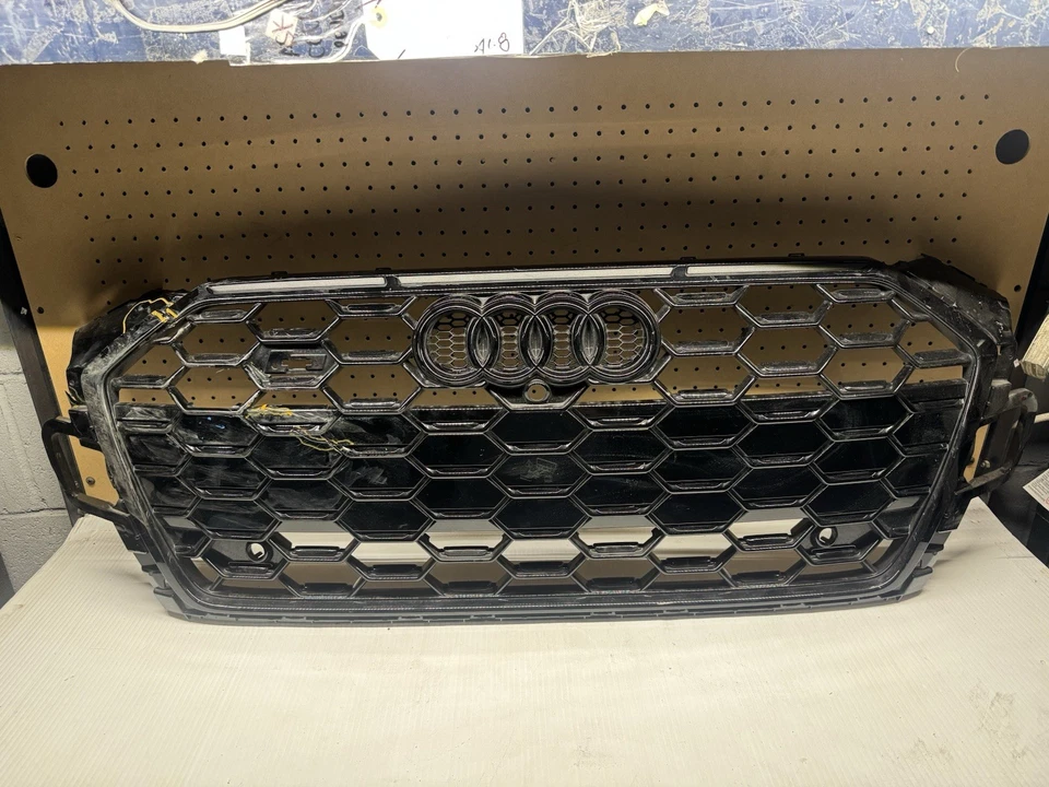 Audi A5 Quattro 2020-2022 cupé parrilla fabricante original  Foto 1 de 4