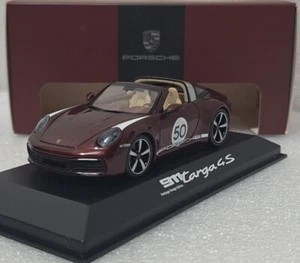 Porsche 911 (992) Targa 4S 2016 Heritage Edition Cherry Red Met 1:43 Minichamps - Picture 1 of 18