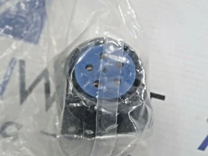 AMPHENOL 97-3102A20-17S CIRCULAR CONNECTOR 6 PIN - Picture 1 of 4