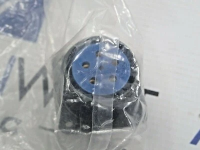 AMPHENOL 97-3102A20-17S CIRCULAR CONNECTOR 6 PIN - Image 1 of 4