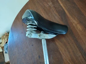 Vintage. SCHWINN BICYCLE SEAT/POST SUBURBAN TYPHOON SPEEDSTER VARSITY COLLEGIATE - Picture 1 of 11