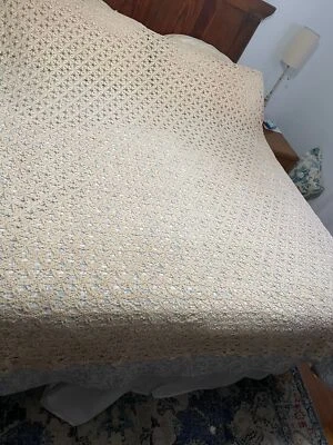 Funda de cama de encaje ganchillo a mano, mantel, funda para muebles de colección única en su clase Foto 1 de 3