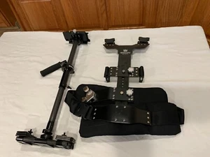 Wieldy Steadicam HD-3600 Vest Carbon with Fiber Stabilizer, Missing Straps - Picture 1 of 17
