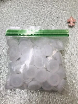 Lote de 100 tampas de parafuso de garrafa de água de plástico branco claro artesanato hobby suprimentos - Imagem 1 de 2
