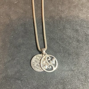 925 LA STERLING SILVER Gorlfriends Are Family We Choose For Ourselves 16” B140 - Picture 1 of 6