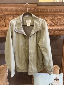 Chaqueta mediana LL Bean para hombre verde oliva forrada de vellón y bolsillos - Imagen 1 de 11