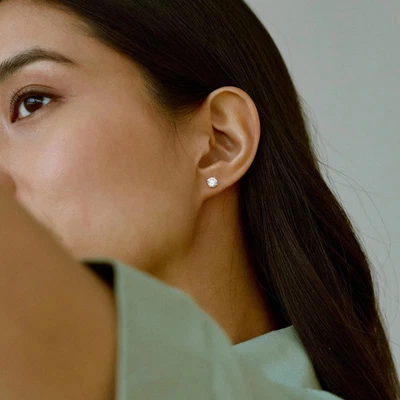 2.00ct F VS2 Round Lab-Created Diamond Yellow Gold Classic Stud Earrings - Image 1 of 3