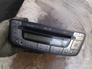 RADIO Toyota Aygo (B10) Hatchback 1.0 12V VVT-i (1KR-FE) 2008 861200H010 - Imagen 1 de 2