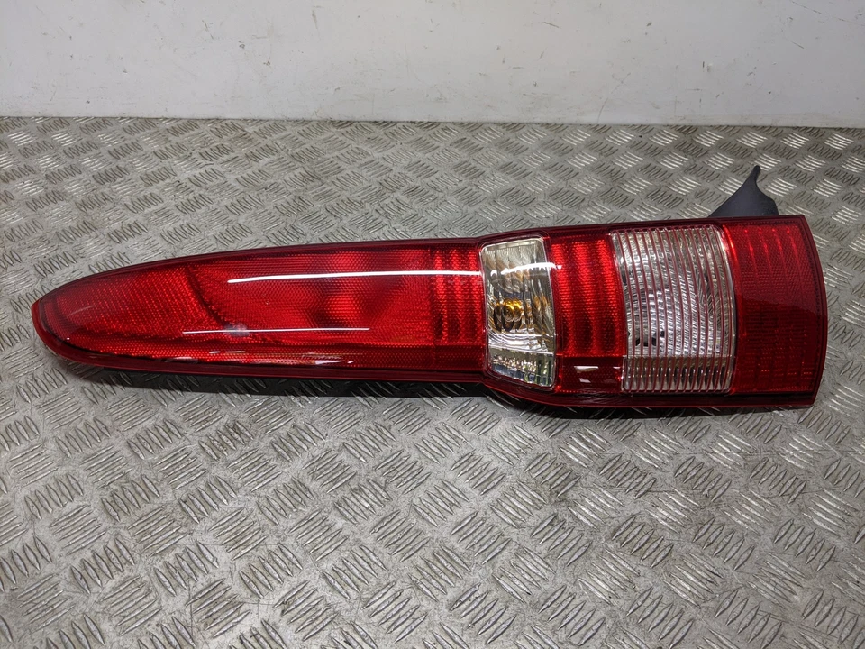 FIAT PANDA MK2 DYNAMICS 5 PUERTAS HATCHBACK 2007 LUZ TRASERA/TRASERA LADO DEL PASAJERO 280201 Foto 1 de 4