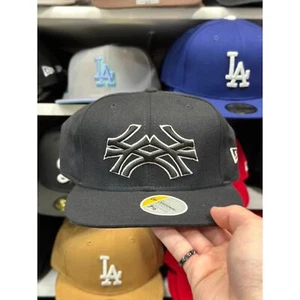New Era Yankees Vintage Double Logo 59FIFTY Fitted Hat Size 7 3/8 - Picture 1 of 4