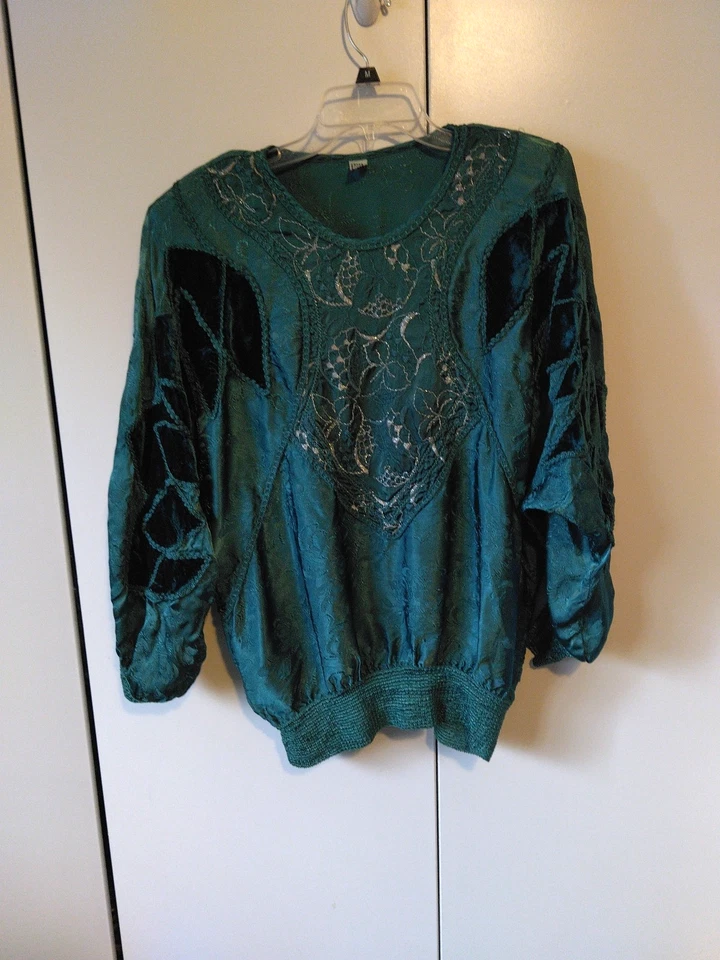 Blusa feminina bordada de veludo detalhes fada boêmia chique caprichosa tamanho G exclusiva - Imagem 1 de 4